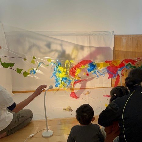 保育園でデコラップ 『等身大の影絵あそび』